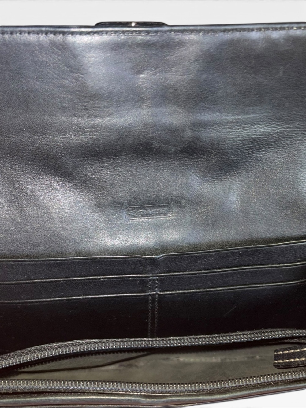 Coach Soho 2005 Vintage Leather Shoulder Bag with Buckle Accent - Picture 11 of 14